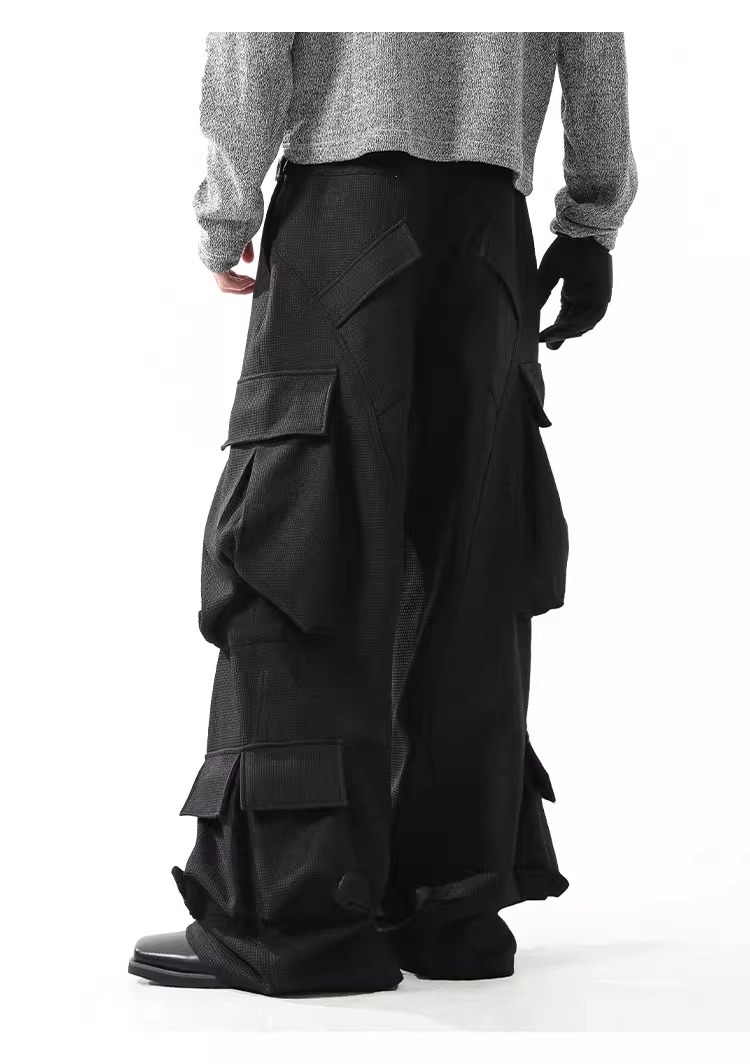Premium Textured Wide Leg Utility Cargo Pants – Black Multi Pocket Techwear Fit Details 4