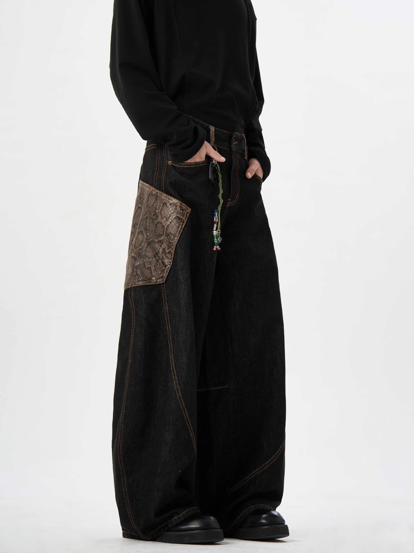 Vintage Plaid Patchwork Straight Leg Denim Jeans Vintage Plaid Patchwork Straight Leg Denim Jeans