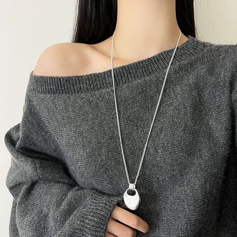 Luxury Minimalist Snake Bone Chain Teardrop Pendant Necklace Luxury Minimalist Snake Bone Chain Teardrop Pendant Necklace