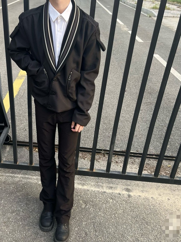 GFCPGUAN Black V-Neck Zip Jacket Unisex