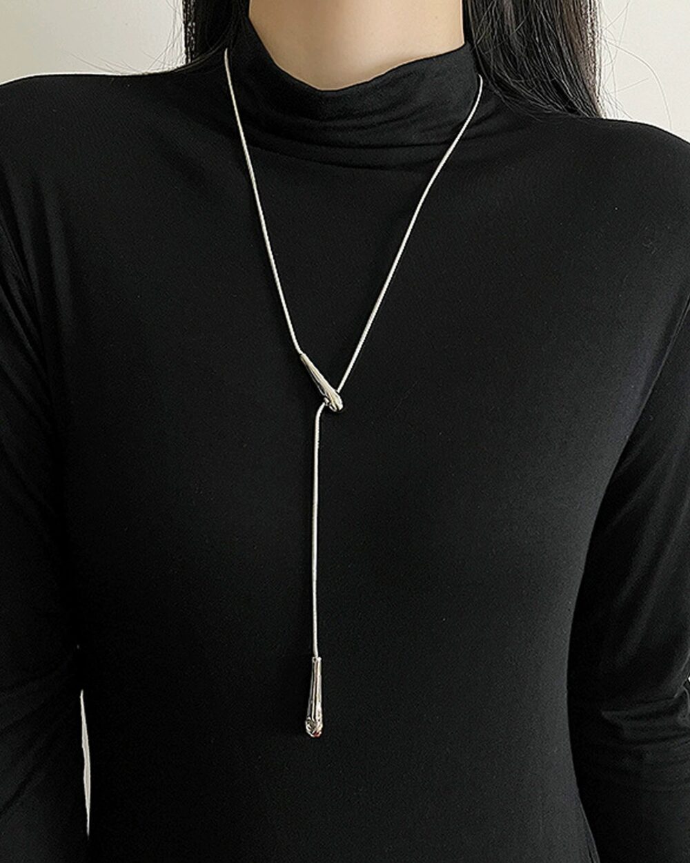 Luxury Minimalist Snake Bone Chain Teardrop Pendant Necklace