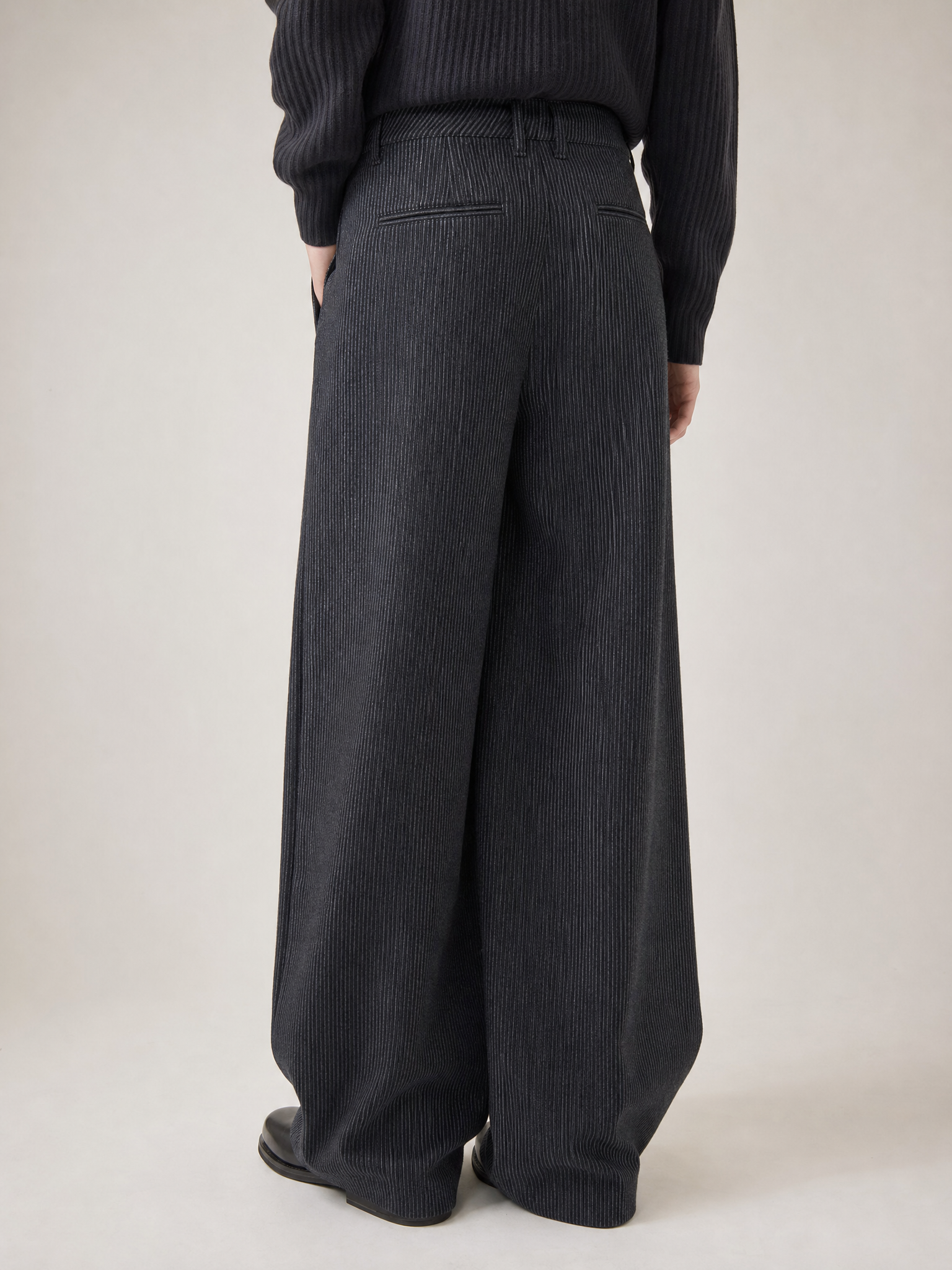 Vintage Black Striped High-Waist Wide-Leg Jeans Vintage Black Striped High-Waist Wide-Leg Jeans detail
