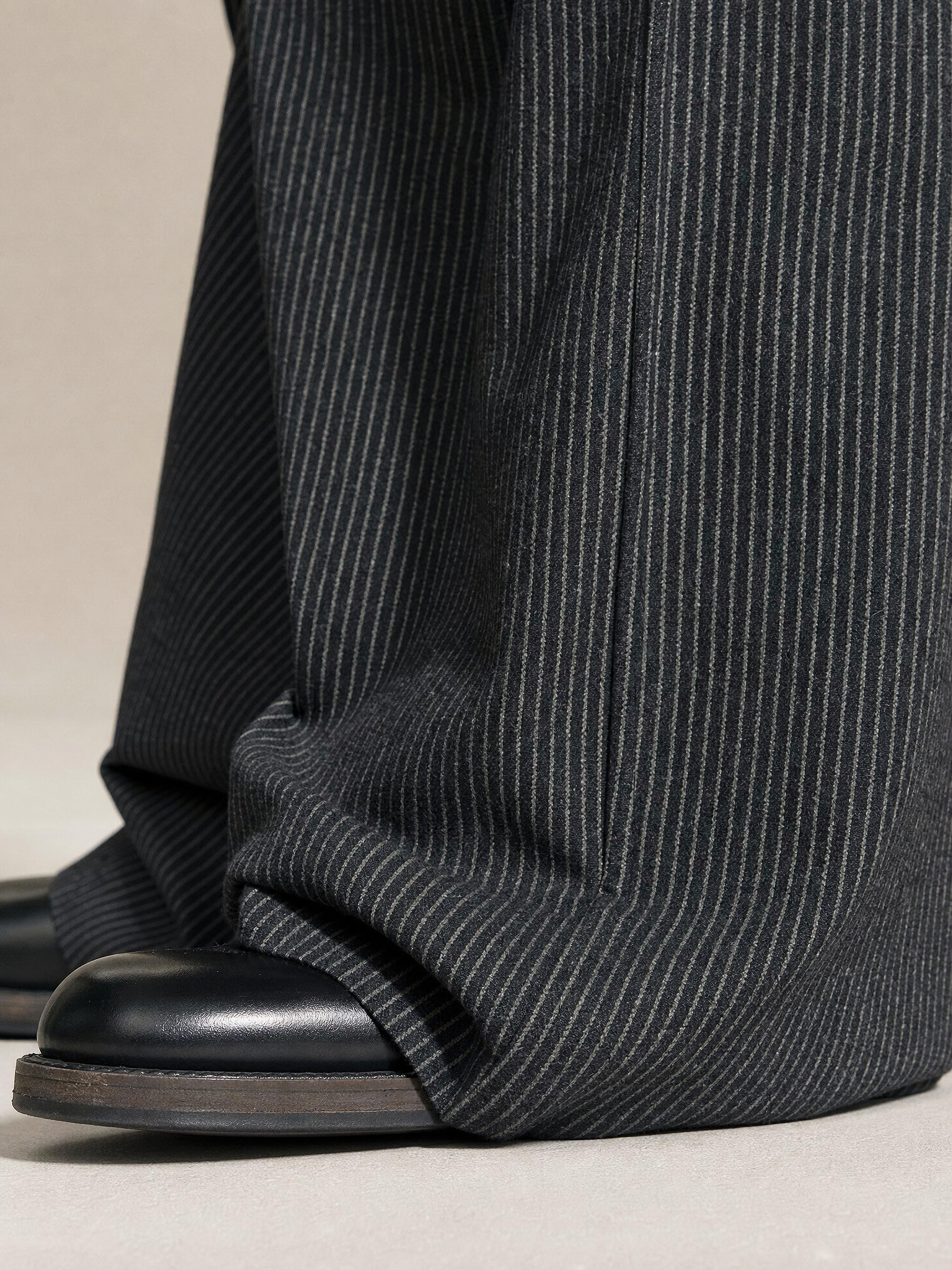 Vintage Black Striped High-Waist Wide-Leg Jeans Vintage Black Striped High-Waist Wide-Leg Jeans detail