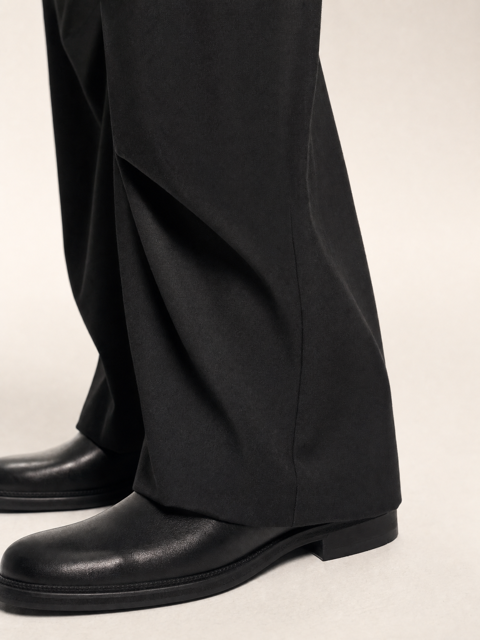 11KN Classic Grey Pleated Wide-Leg Trousers 11KN Classic Grey Pleated Wide-Leg Trousers detail