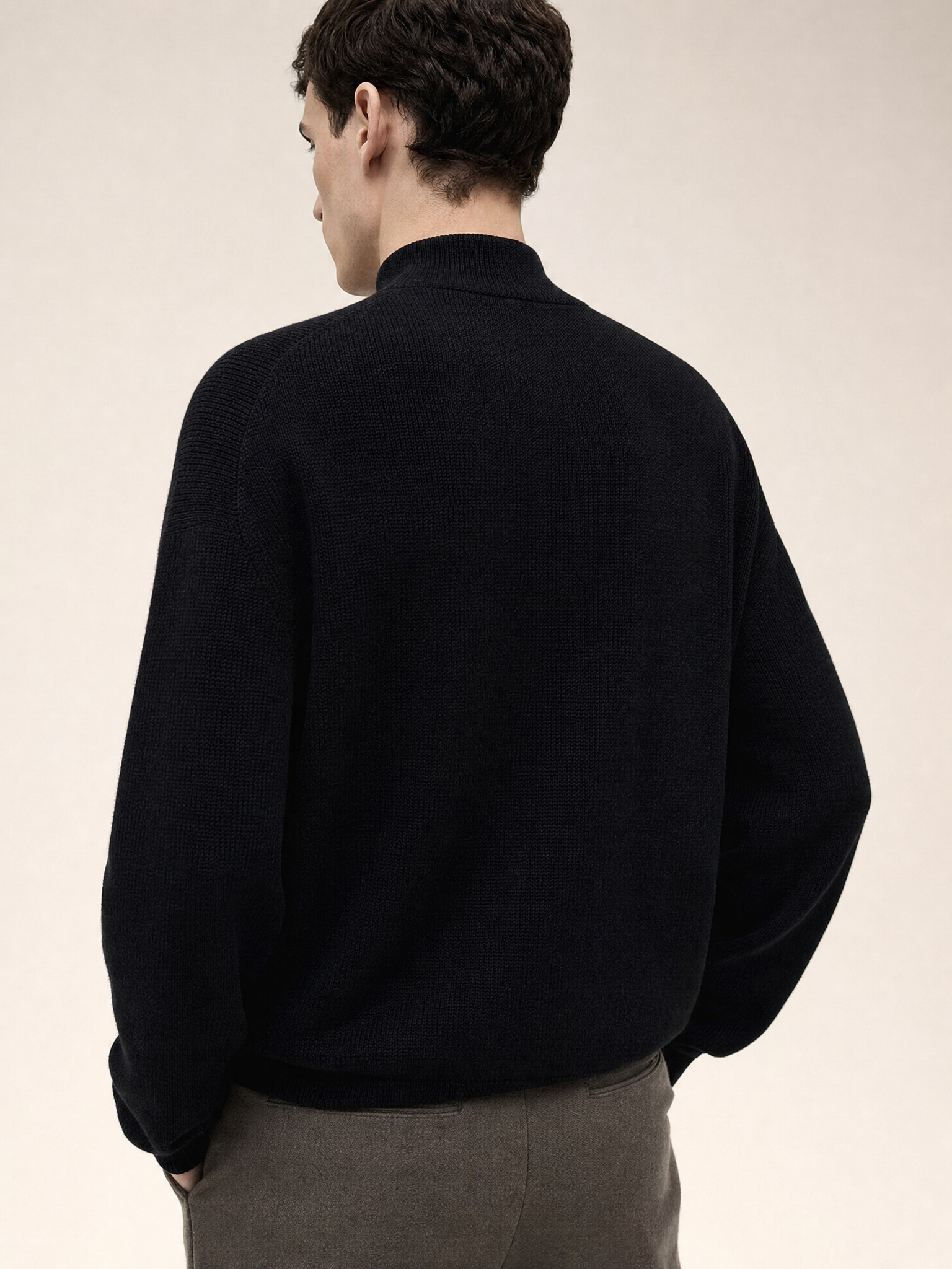 Vintage Style Men’s Half-Turtleneck Knit Sweater Vintage Style Men’s Half-Turtleneck Knit Sweater detail