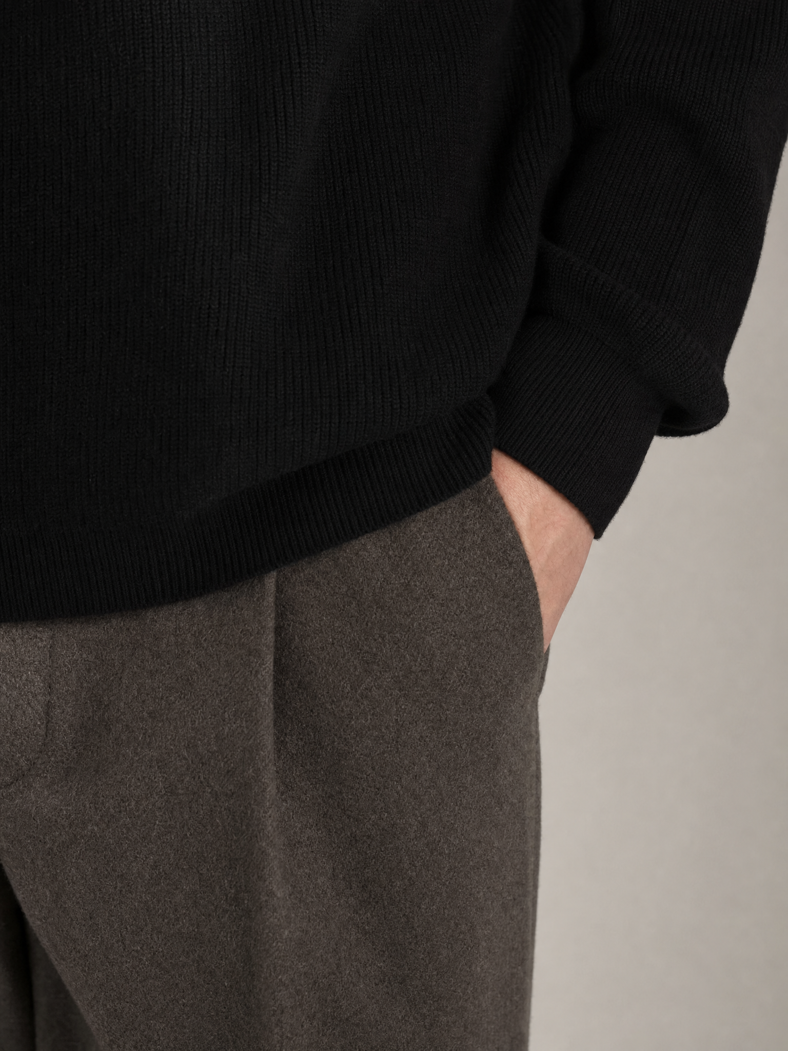 Vintage Style Men’s Half-Turtleneck Knit Sweater Vintage Style Men’s Half-Turtleneck Knit Sweater detail