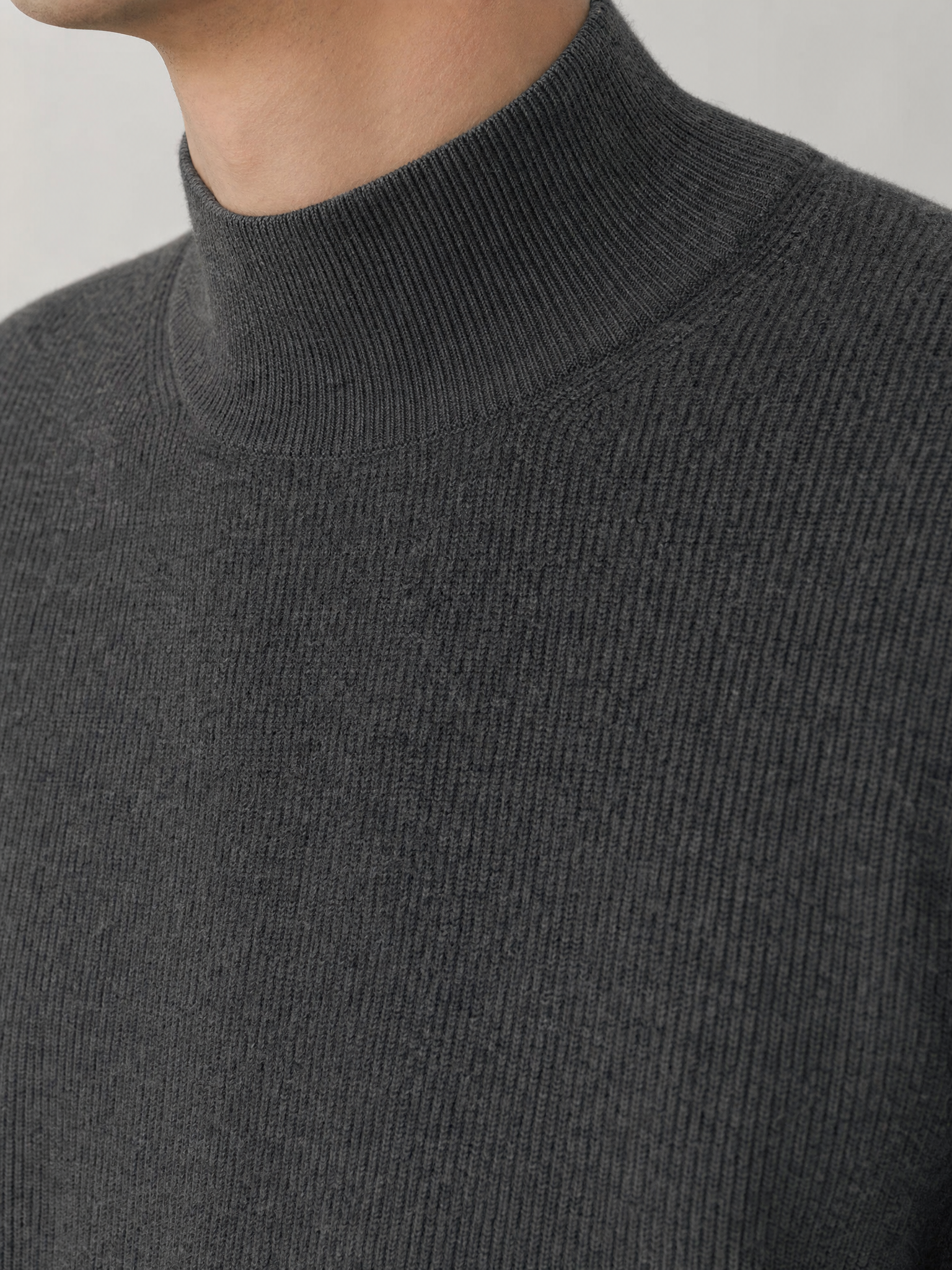 Vintage Style Men’s Half-Turtleneck Knit Sweater Vintage Style Men’s Half-Turtleneck Knit Sweater detail
